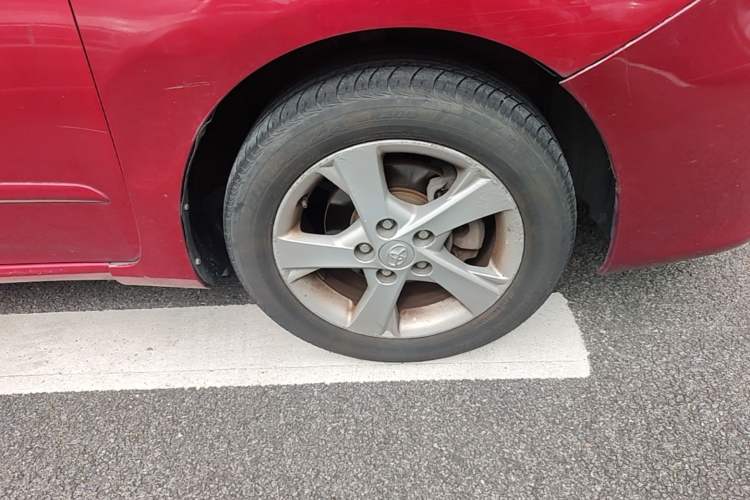 Used Toyota Corolla 2011 1.8L CVT GL-i Right Front Wheel Hub