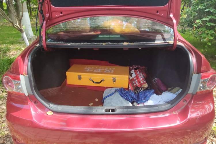 Used Toyota Corolla 2011 1.6L Manual GL Trunk