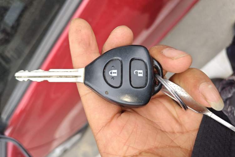 Used Toyota Corolla 2011 1.8L CVT GL-i Vehicle Key