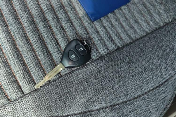 Used Toyota Corolla 2011 1.6L Automatic GL Sunroof Version Vehicle Key