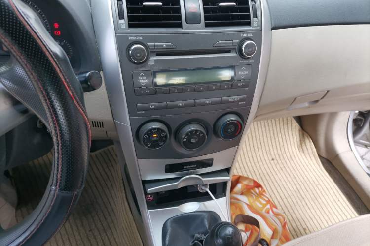 Used Toyota Corolla 2011 1.6L Manual GL Audio And AC Panel