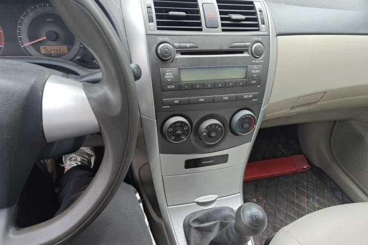 Used Toyota Corolla 2011 1.6L Manual GL Audio And AC Panel