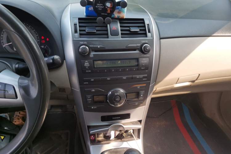 Used Toyota Corolla 2011 Commemorative Edition 1.6L Manual GL Audio And AC Panel