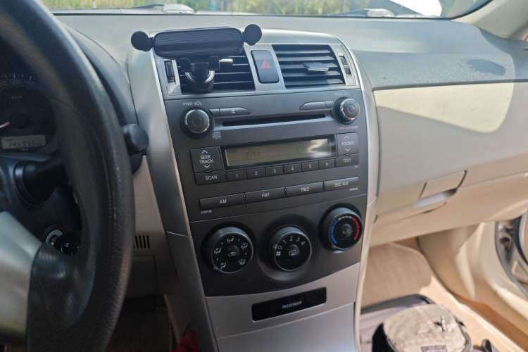 Used Toyota Corolla 2011 1.6L Manual GL Audio And AC Panel