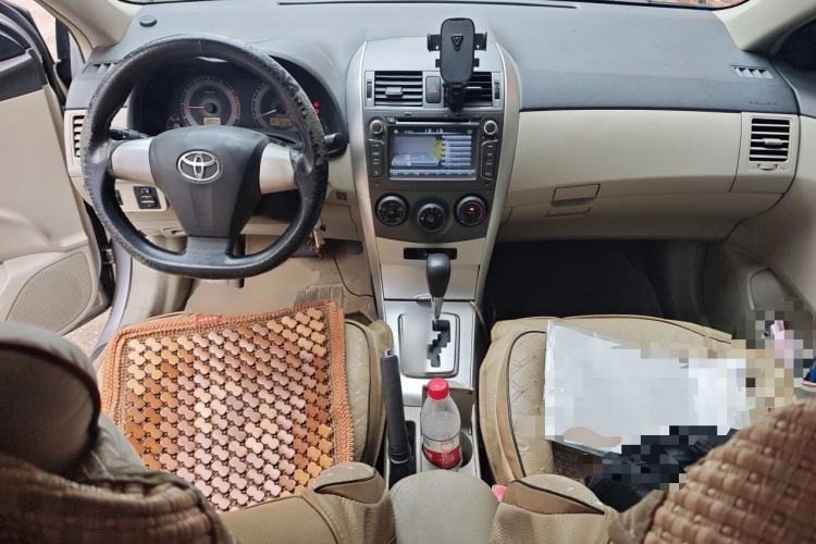 Used Toyota Corolla 2011 1.6L Automatic GL Center Console