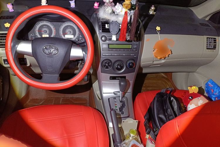 Used Toyota Corolla 2011 1.6L Automatic GL Center Console
