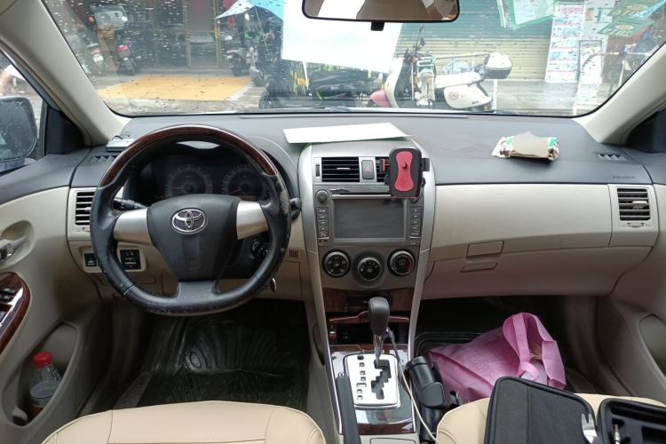 Used Toyota Corolla 2011 1.6L Automatic GL Center Console