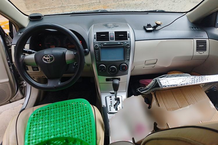 Used Toyota Corolla 2011 1.6L Automatic GL Center Console