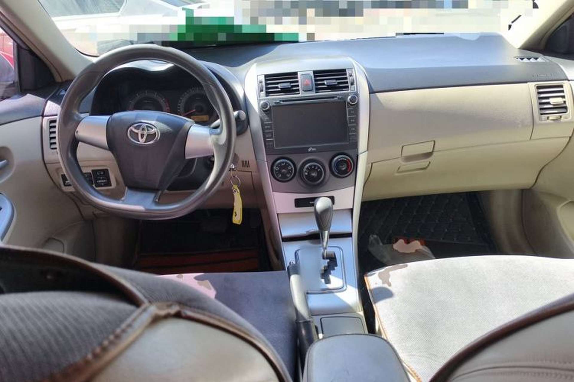 Used Toyota Corolla 2011 1.6L Automatic GL Center Console