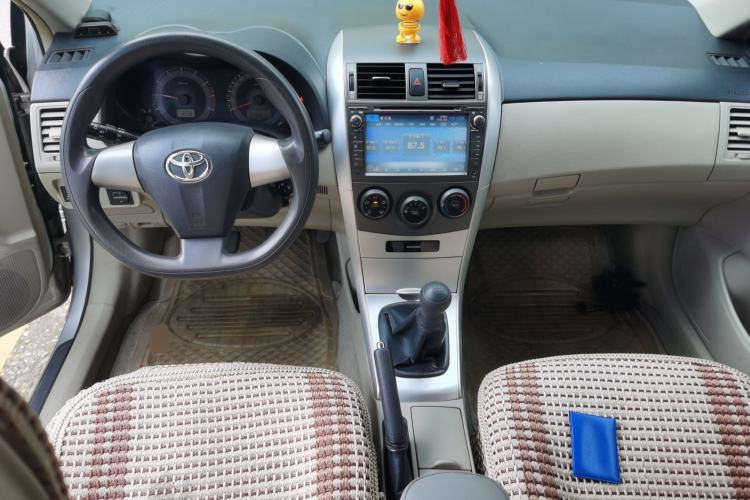 Used Toyota Corolla 2011 1.6L Manual GL Center Console