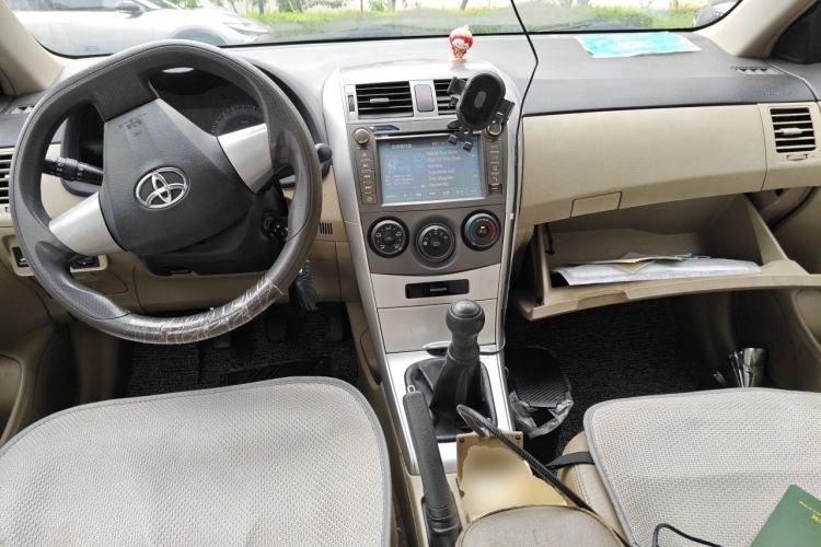 Used Toyota Corolla 2011 1.6L Manual GL Center Console