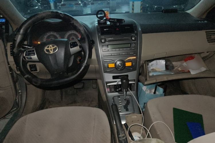 Used Toyota Corolla 2011 1.6L Automatic GL Sunroof Version Center Console