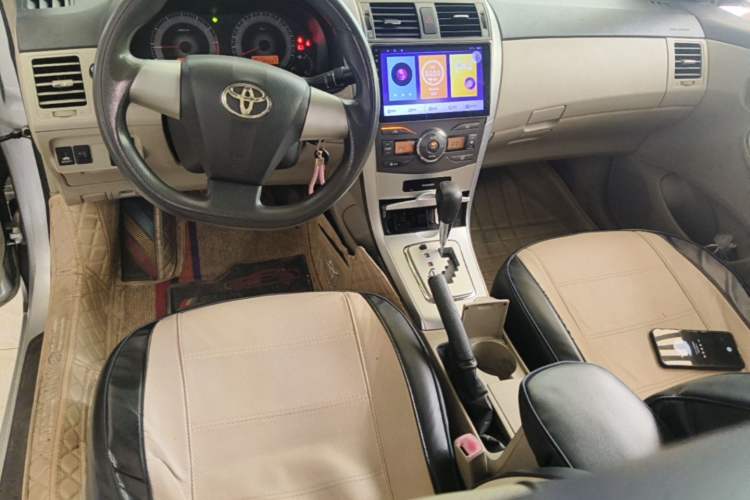 Used Toyota Corolla 2011 1.8L CVT GL-i Center Console