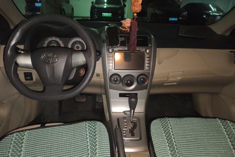 Used Toyota Corolla 2011 1.6L Automatic GL Center Console