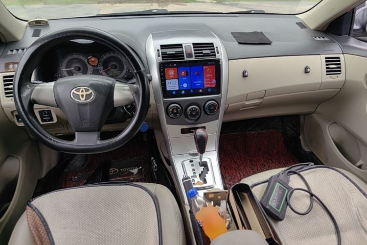 Used Toyota Corolla 2011 1.6L Automatic GL Center Console