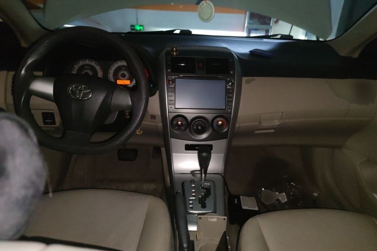 Used Toyota Corolla 2011 1.6L Automatic GL Center Console