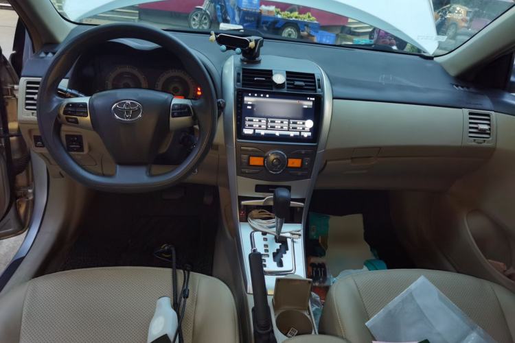 Used Toyota Corolla 2011 1.6L Automatic GL Sunroof Version Center Console