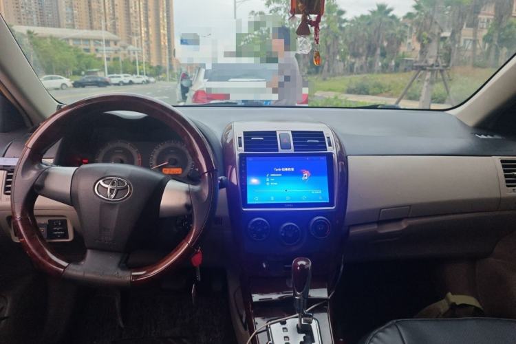 Used Toyota Corolla 2011 Edition Commemorative 1.6L Automatic GL Center Console
