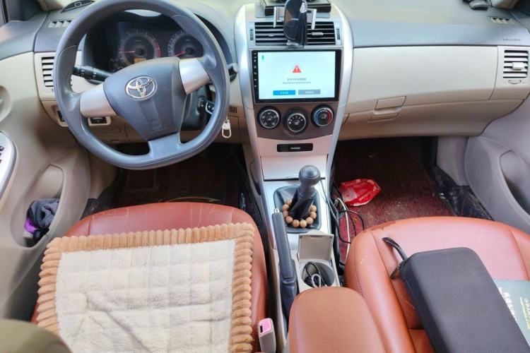 Used Toyota Corolla 2011 1.6L Manual GL Center Console
