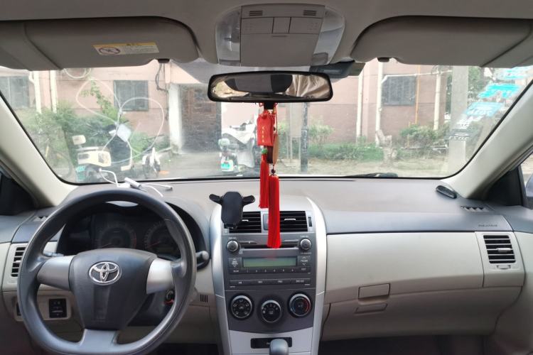 Used Toyota Corolla 2011 1.6L Automatic GL Center Console