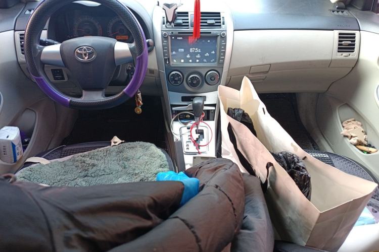 Used Toyota Corolla 2011 1.6L Automatic GL Center Console
