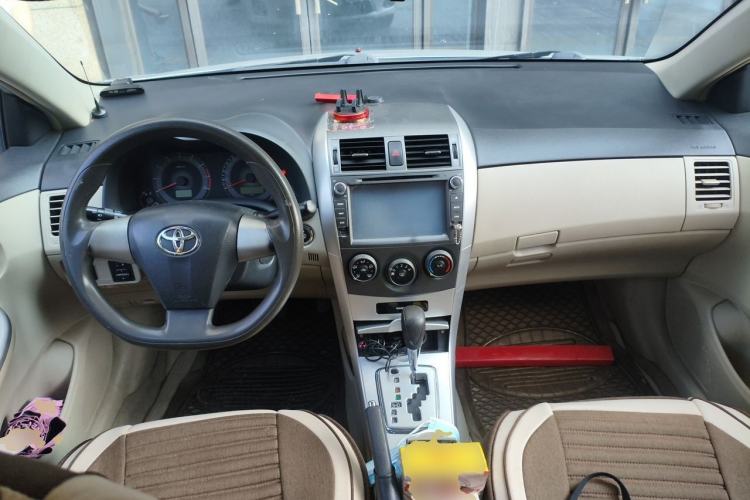 Used Toyota Corolla 2011 1.6L Automatic GL Center Console