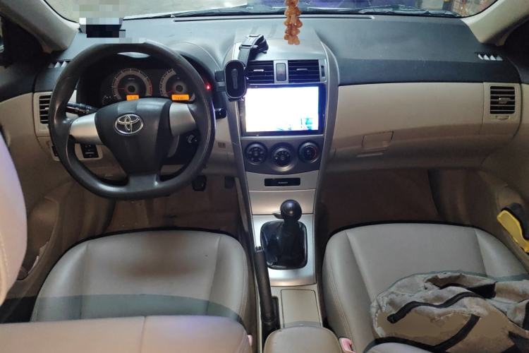 Used Toyota Corolla 2011 1.6L Manual GL Center Console