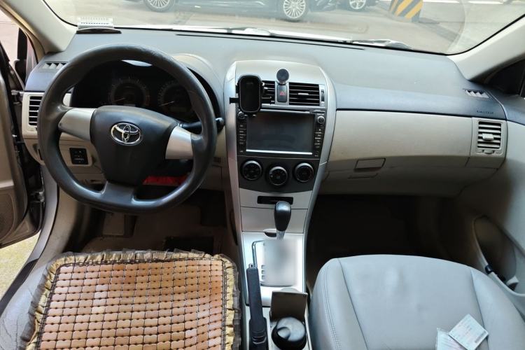 Used Toyota Corolla 2011 1.6L Automatic GL Center Console