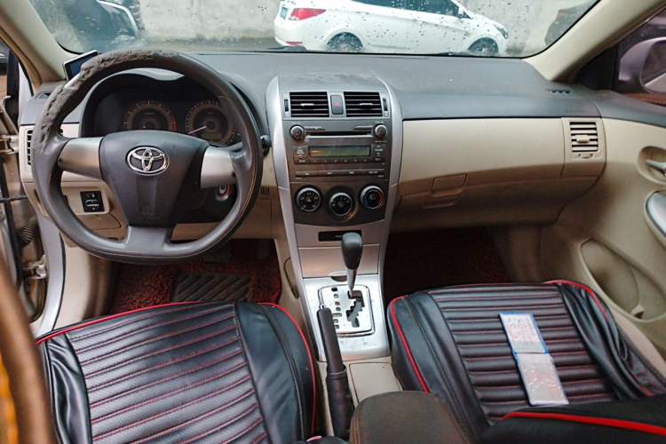 Used Toyota Corolla 2011 1.6L Automatic GL Center Console