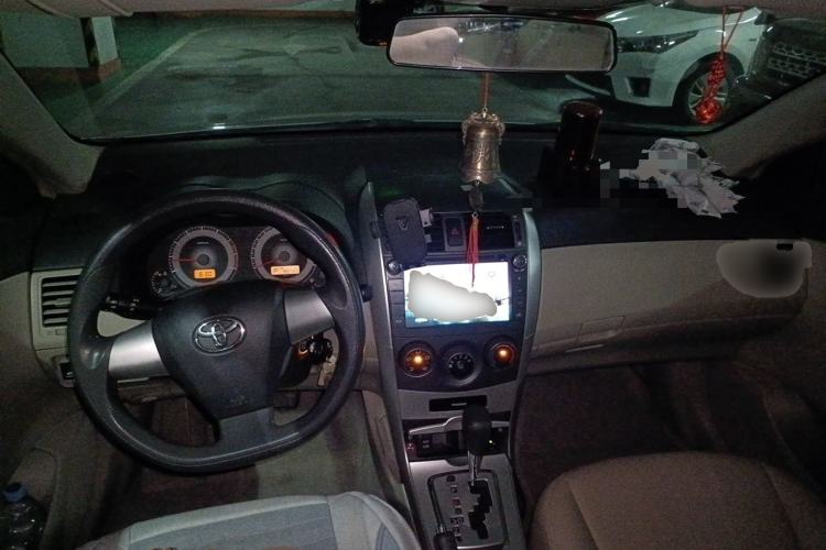Used Toyota Corolla 2011 1.6L Automatic GL Center Console