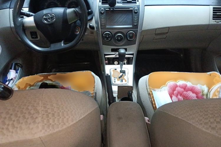 Used Toyota Corolla 2011 1.6L Automatic GL Center Console