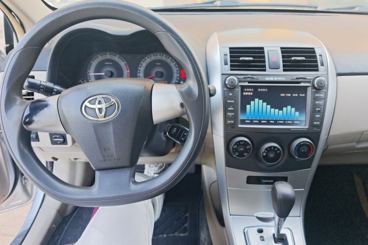 Used Toyota Corolla 2011 1.6L Automatic GL Center Console