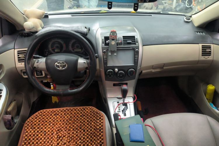 Used Toyota Corolla 2011 1.6L Automatic GL Center Console