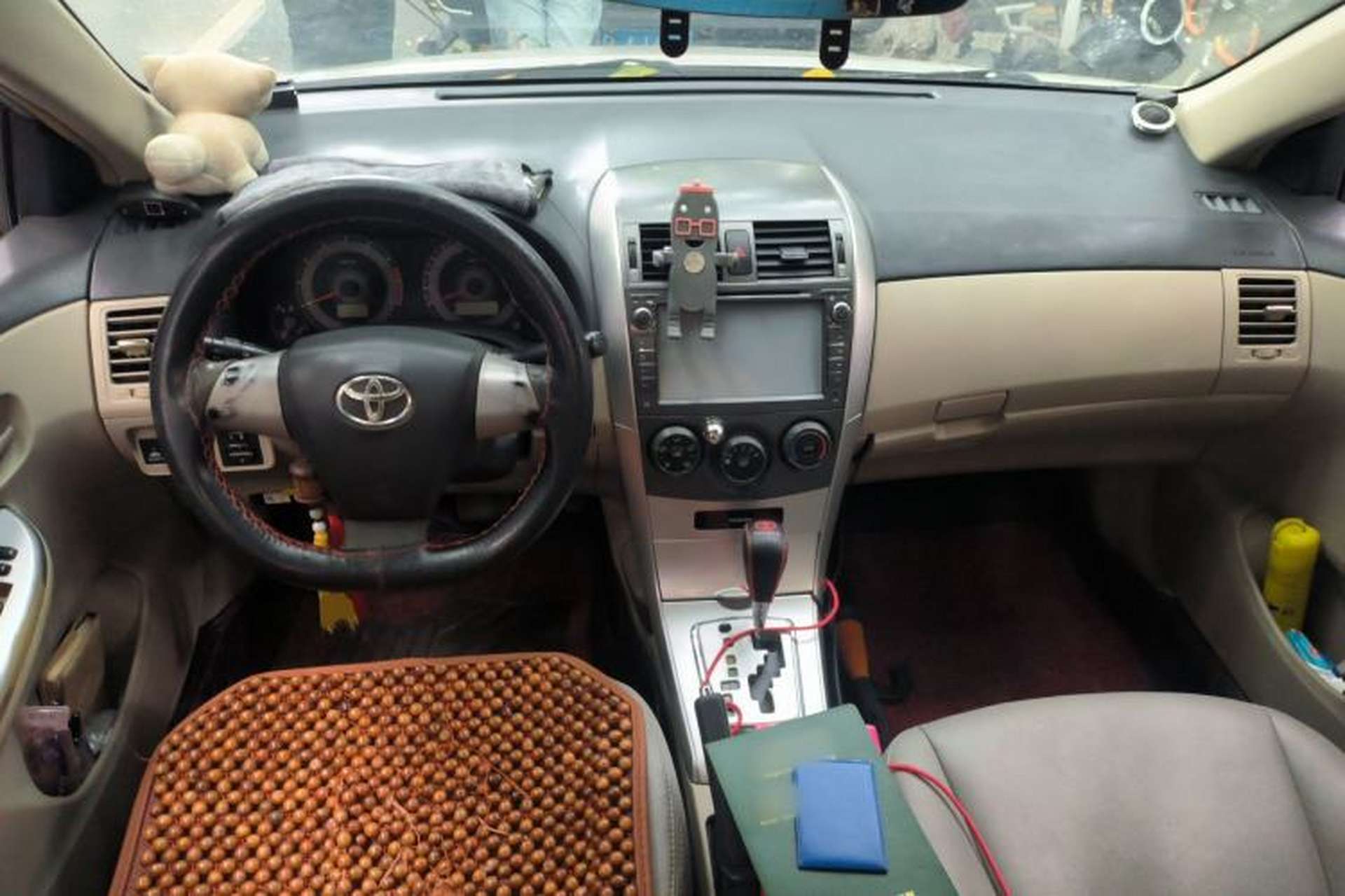 Used Toyota Corolla 2011 1.6L Automatic GL Center Console