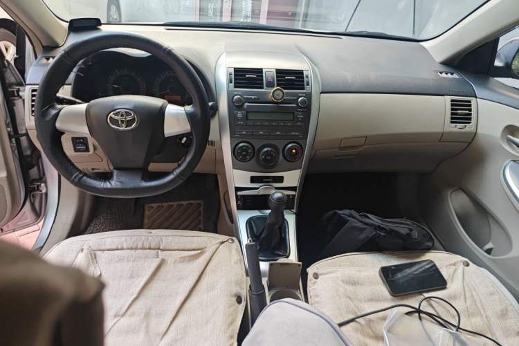 Used Toyota Corolla 2011 1.6L Manual GL Center Console