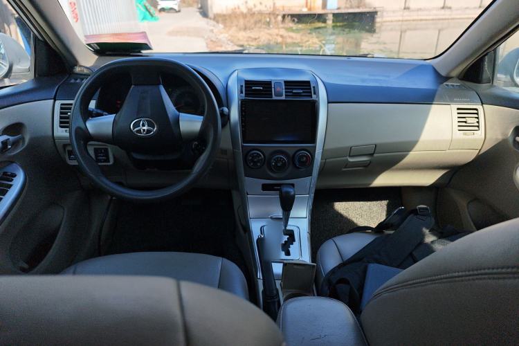Used Toyota Corolla 2011 1.6L Automatic GL Center Console