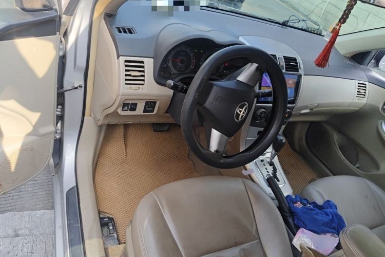 Used Toyota Corolla 2011 1.6L Automatic GL Center Console