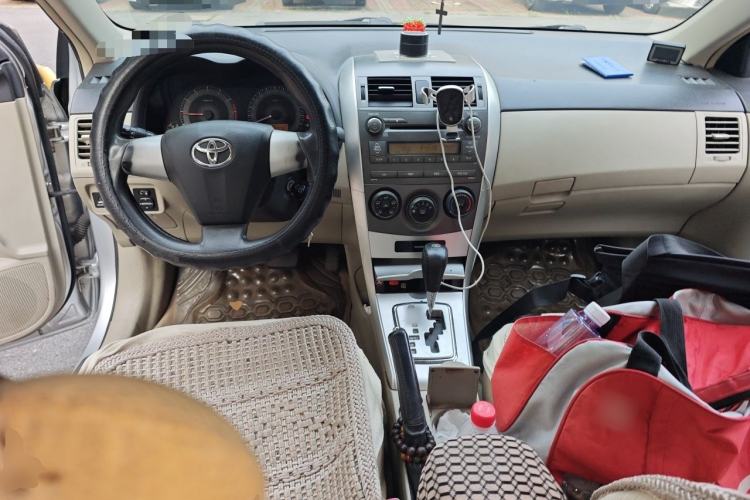 Used Toyota Corolla 2011 1.6L Automatic GL Center Console