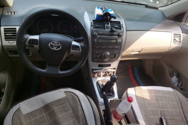 Used Toyota Corolla 2011 Commemorative Edition 1.6L Manual GL Center Console