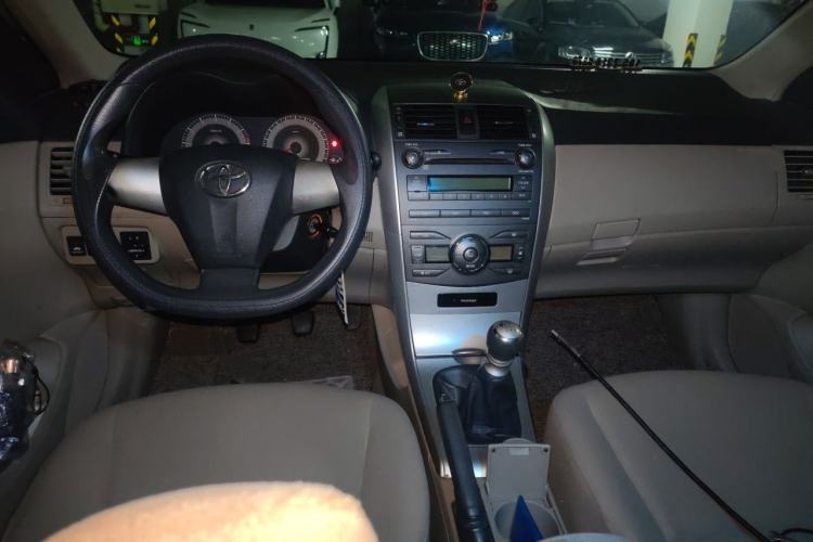 Used Toyota Corolla 2011 1.8L Manual GL-i Center Console
