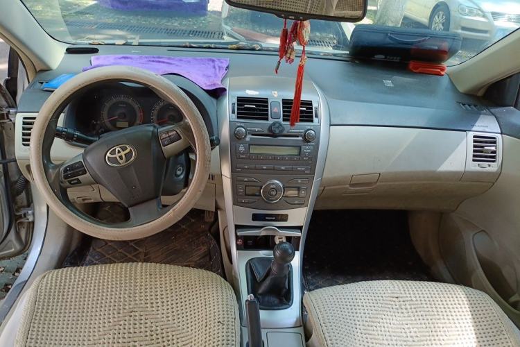 Used Toyota Corolla 2011 Commemorative Edition 1.6L Manual GL Center Console