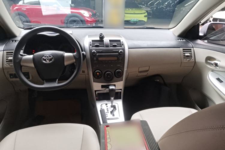 Used Toyota Corolla 2011 1.6L Automatic GL Center Console