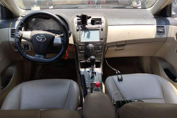 Used Toyota Corolla 2011 1.8L CVT GL-i Center Console