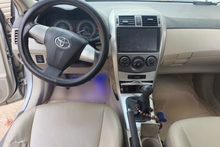 Used Toyota Corolla 2011 1.6L Manual GL Center Console