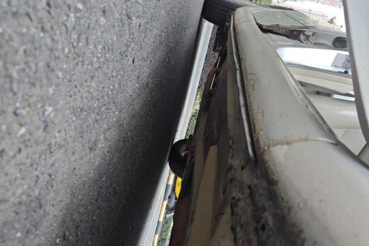 Used Toyota Corolla 2011 1.6L Manual GL Chassis Front Right