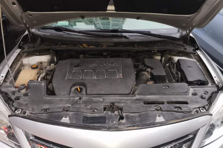 Used Toyota Corolla 2011 1.8L CVT GL-i Engine Bay