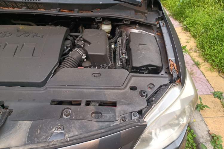 Used Toyota Corolla 2011 1.8L CVT GL-i Engine Bay Left