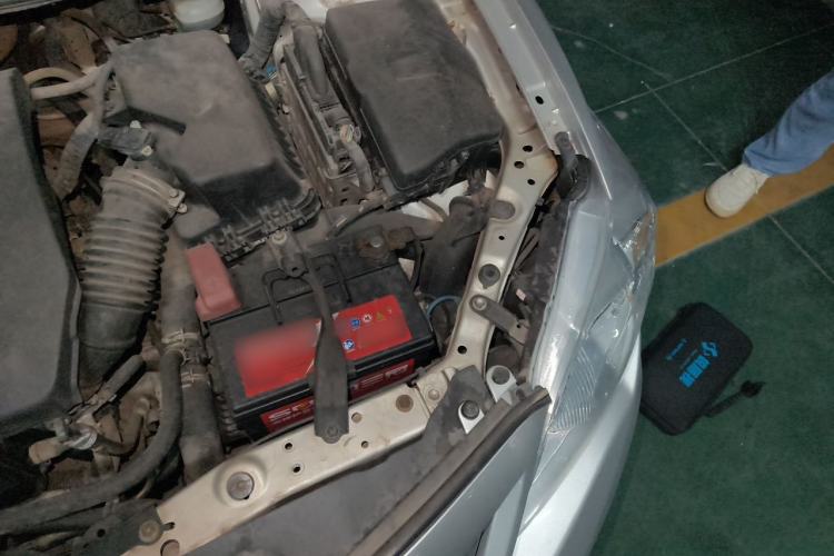 Used Toyota Corolla 2011 1.6L Automatic GL Sunroof Version Engine Bay Left