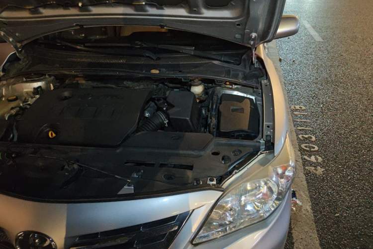 Used Toyota Corolla 2011 Commemorative Edition 1.6L Manual GL Engine Bay Left