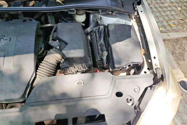 Used Toyota Corolla 2011 1.8L CVT GL-i Engine Bay Left